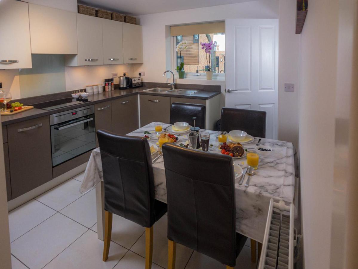 Modern 2 Bed House With Parking And Garden Villa Nottingham Eksteriør billede