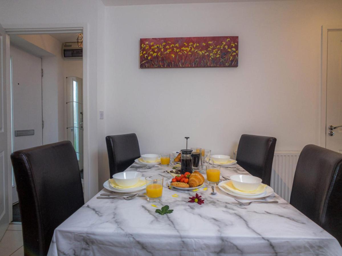 Modern 2 Bed House With Parking And Garden Villa Nottingham Eksteriør billede