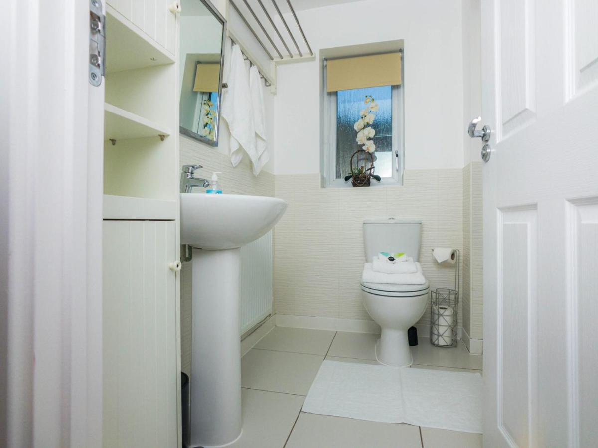 Modern 2 Bed House With Parking And Garden Villa Nottingham Eksteriør billede